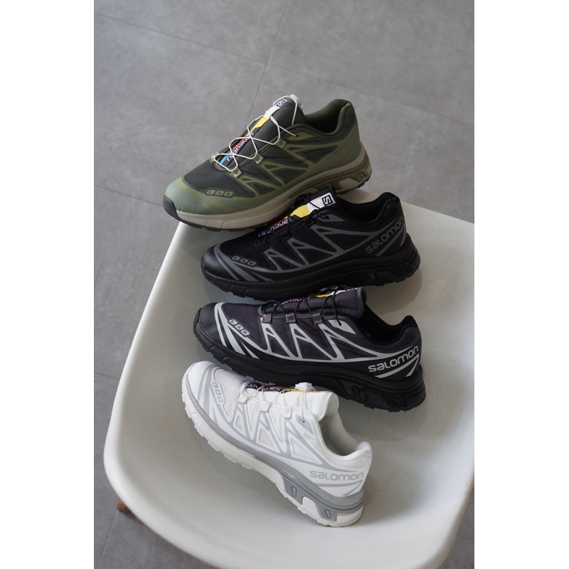 Sepatu gunung Salomon