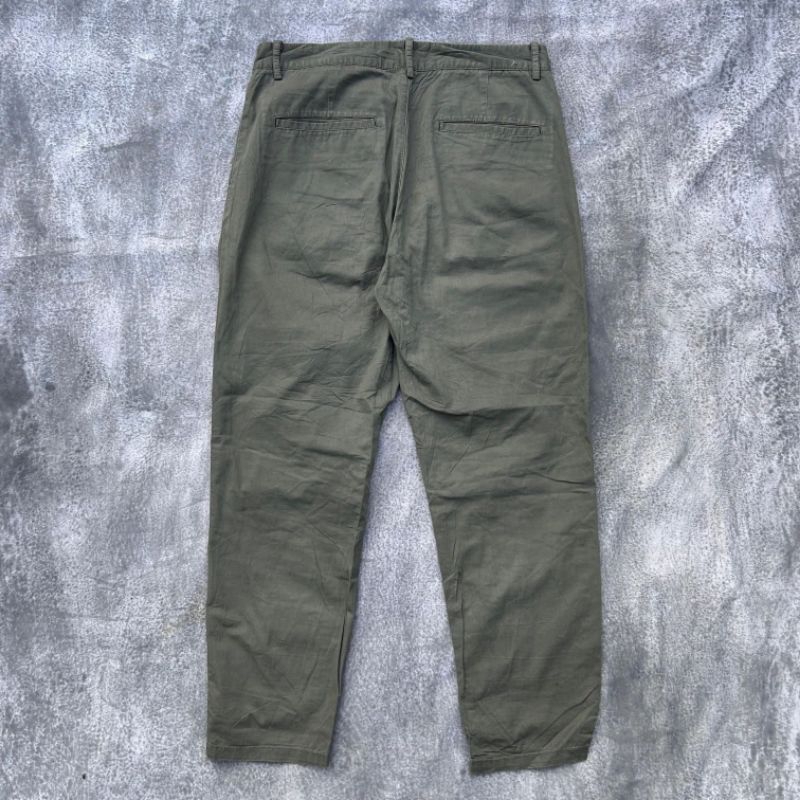 Uniqlo chino green