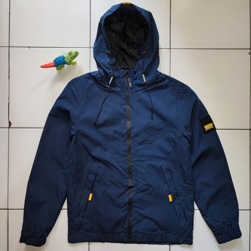 Jaket Outdoor Anak Remaja Second Preloved Branded Hiking Camping Kemah Windbreaker Laki Laki perempu
