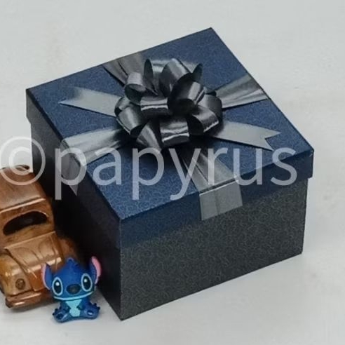 

PAPYRUS Kombinasi 15x15 Tinggi 10cm Kotak Kado Gift Box Hadiah V3