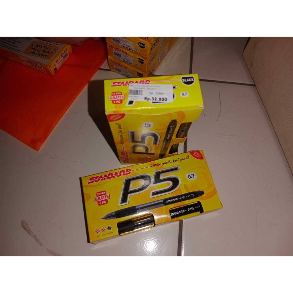 

Pulpen Standart P5 0.7 satu box 12 pcs (plus 1 pulpen )
