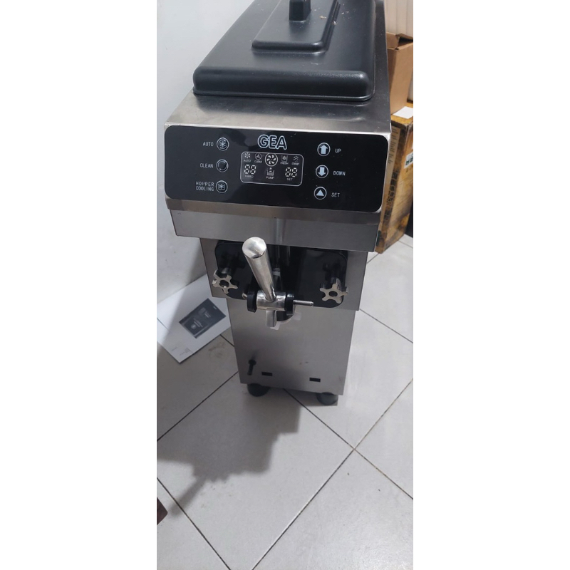 Mesin Es Cream GEA D-200