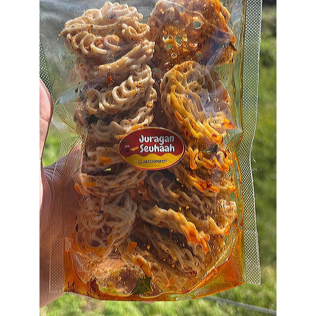 

Kerupuk Seblak Mawar Pedas Daun Jeruk 250gr Mantul Bumbunya