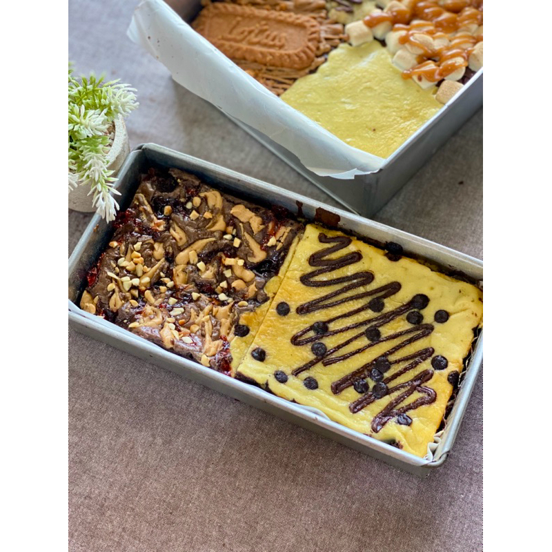 

Fudgy Brownies Cheese x Hazelnut Berry Size 20x10cm