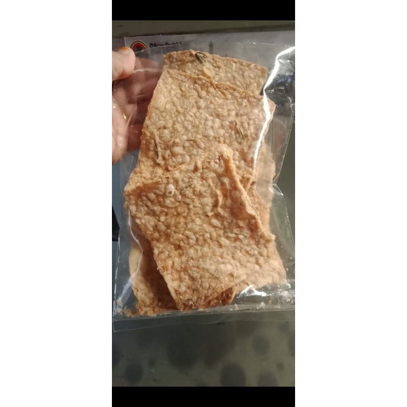 

KERIPIK DAN PEYEK TEMPE