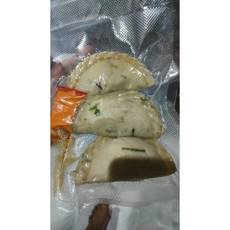 

cireng isi ayam suwir pedas