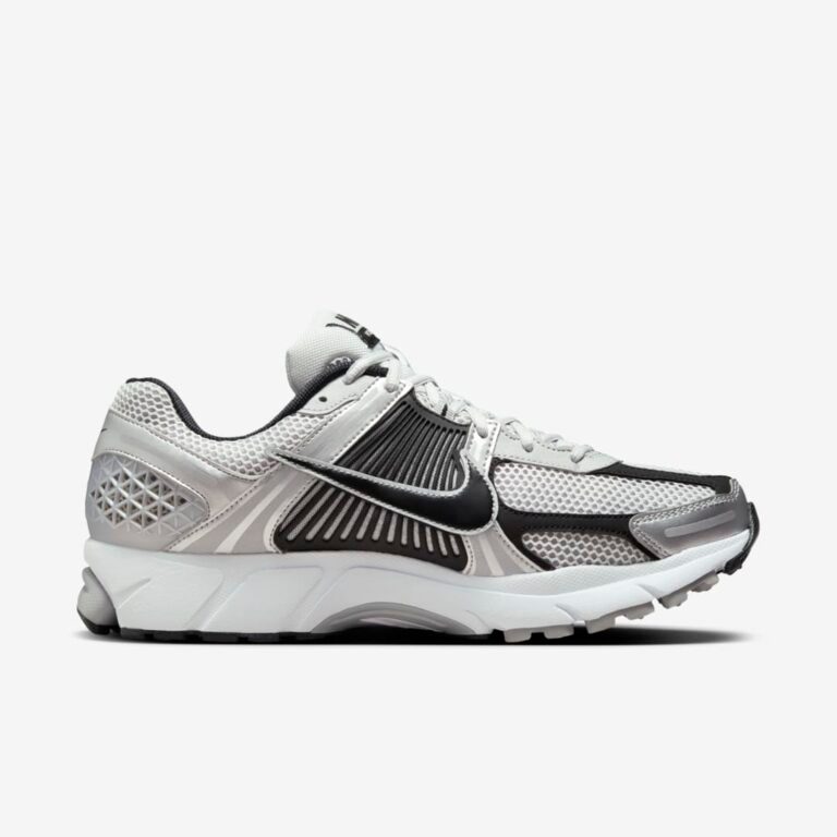 SEPATU RUNNING NIKE ZOOM VOMERO 5 FJ4151-004 ORIGINAL