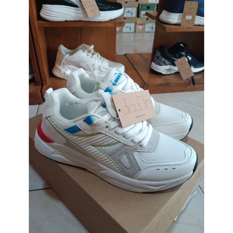 sepatu diadora original bnib