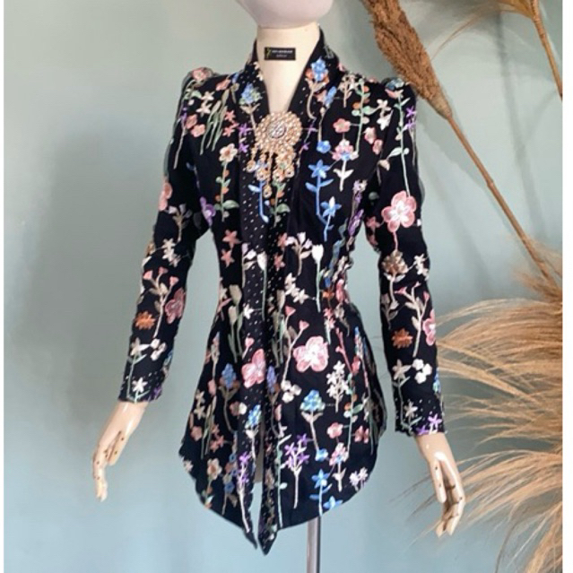 SEVENBEE - Kebaya Bunga Garden Kutubaru Kartini Solo Jogja Jawa Kekinian Warna Hitam Jumbo Kebaya Pr