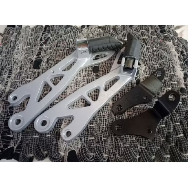 Postep Footstep Belakang FizR Pijakan Kaki Belakang FizR Yamaha Set Plat Postep