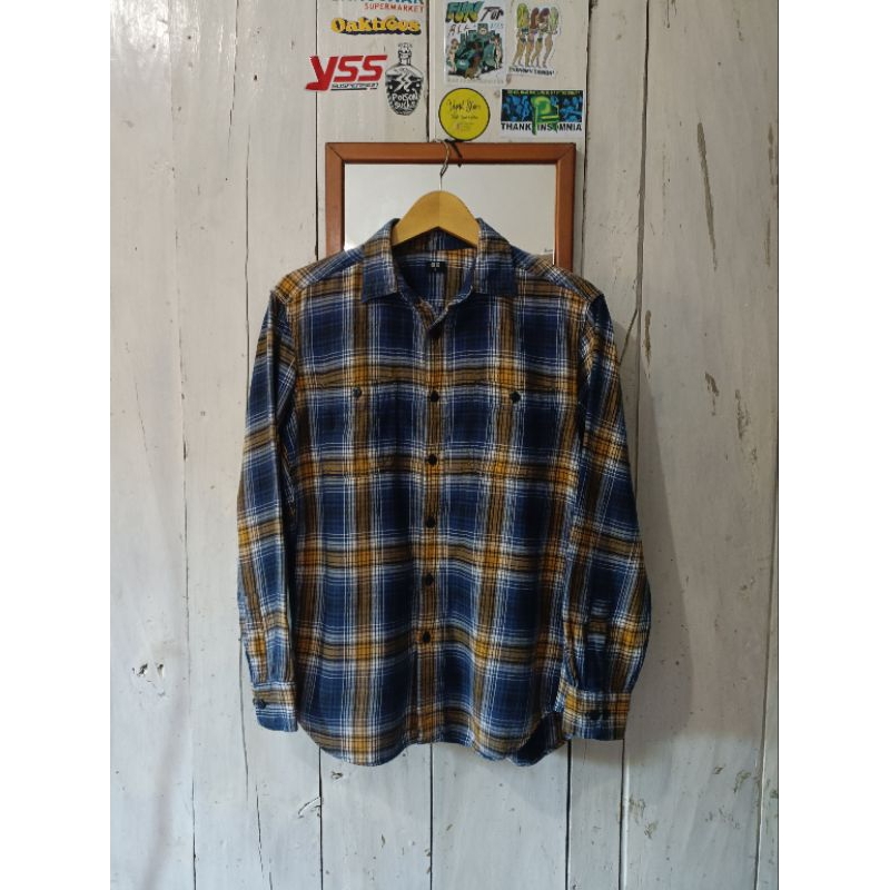Kemeja flannel veterano Uniqlo