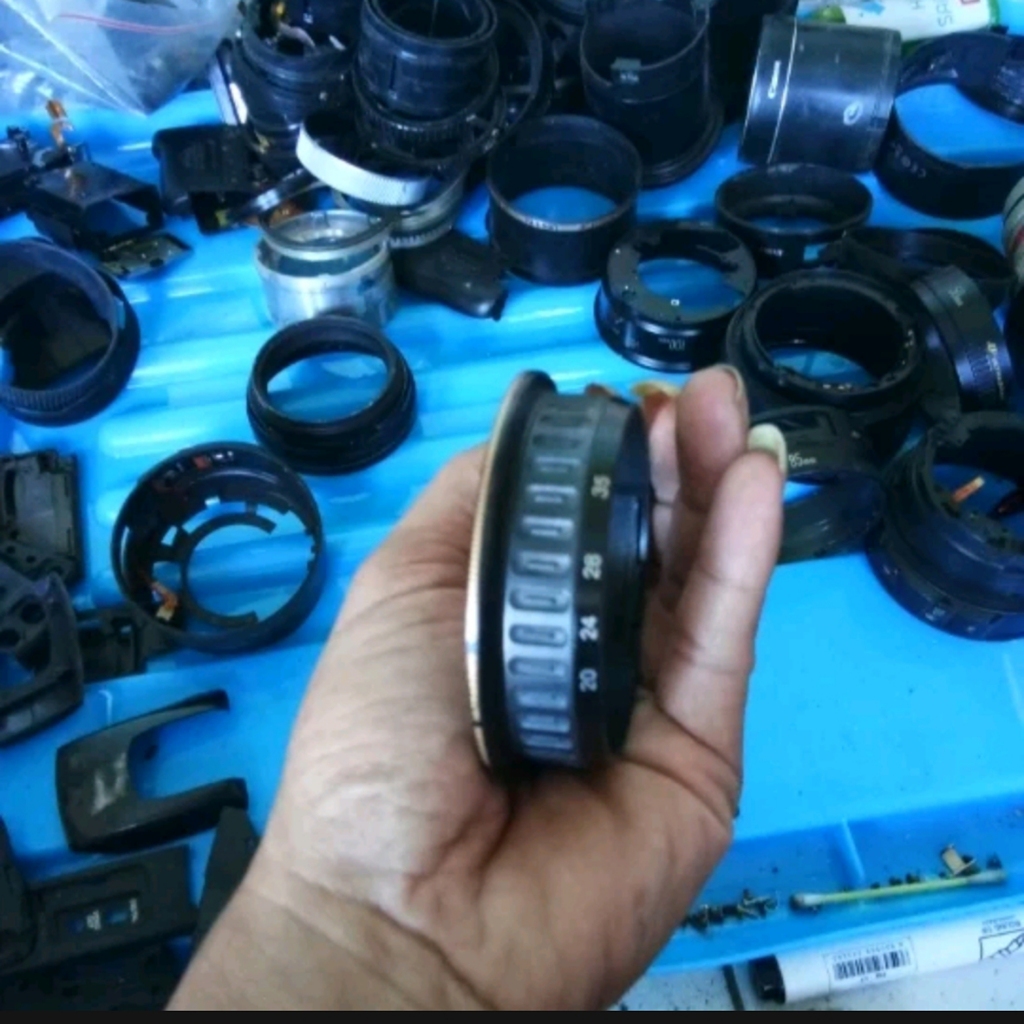 Barel depan lensa canon 20-35