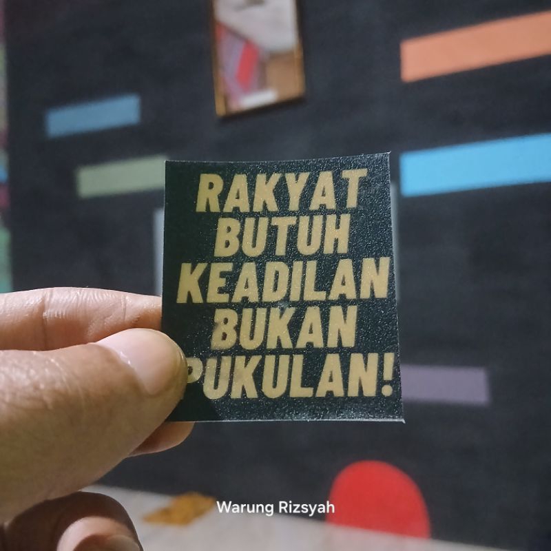 

[Variasi] Sticker Butuh Keadilan / Sticker Transparant Kulit Jeruk / Doff / Ukuran 5 x 5 Cm