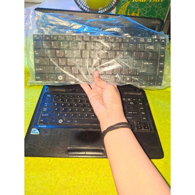 Keyboard Laptop Toshiba Satelite C640 (BACA DESKRIPSI)