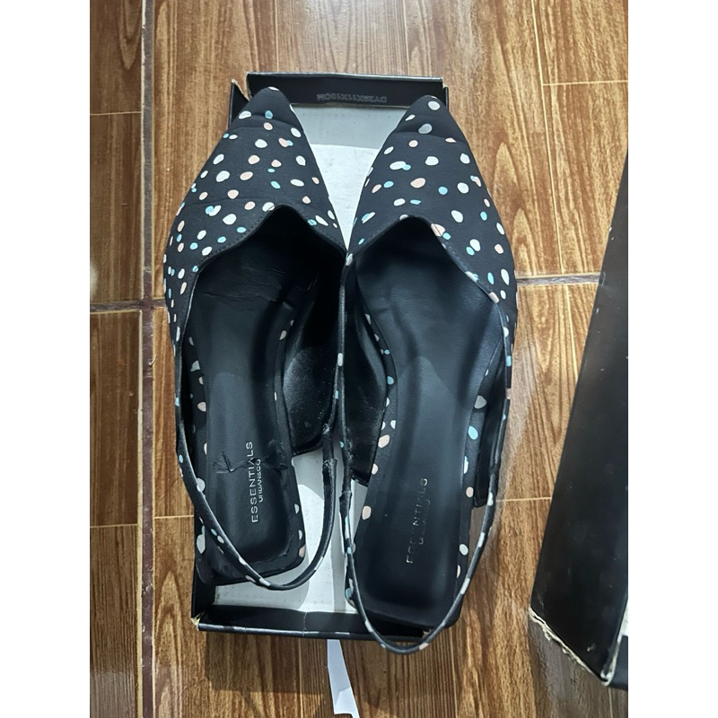 SEPATU FLAT TALI MOTIF ESSENTIALS by URBAN & CO