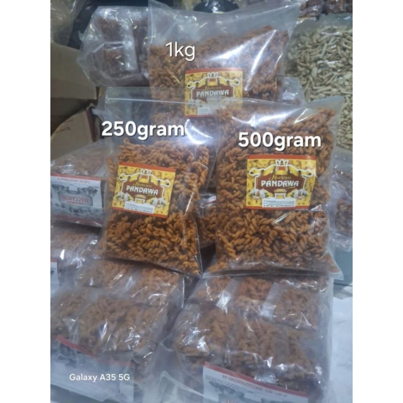 

cemilan. makaroni. pandawa 500gram