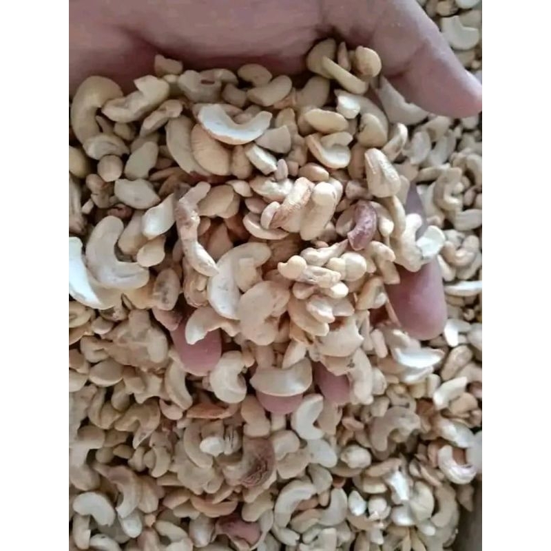 

kacang Mede patahan mentah