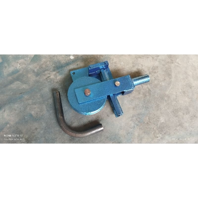 roll pipa besi manual 3/4 inch