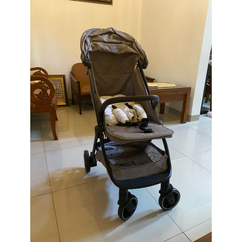 Stroller lipat NUNA TRVL