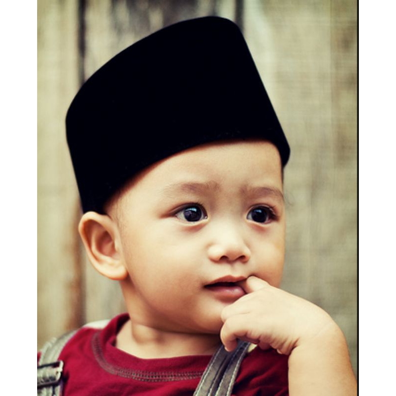 peci anak polos hitam biru merah hijau