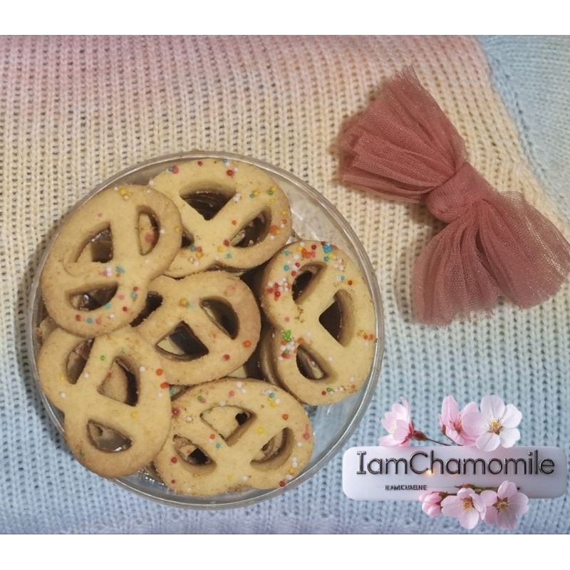 

IamChamomile Kue Kering Butter Cookies Murah isi 1 Toples Utuh Makassar