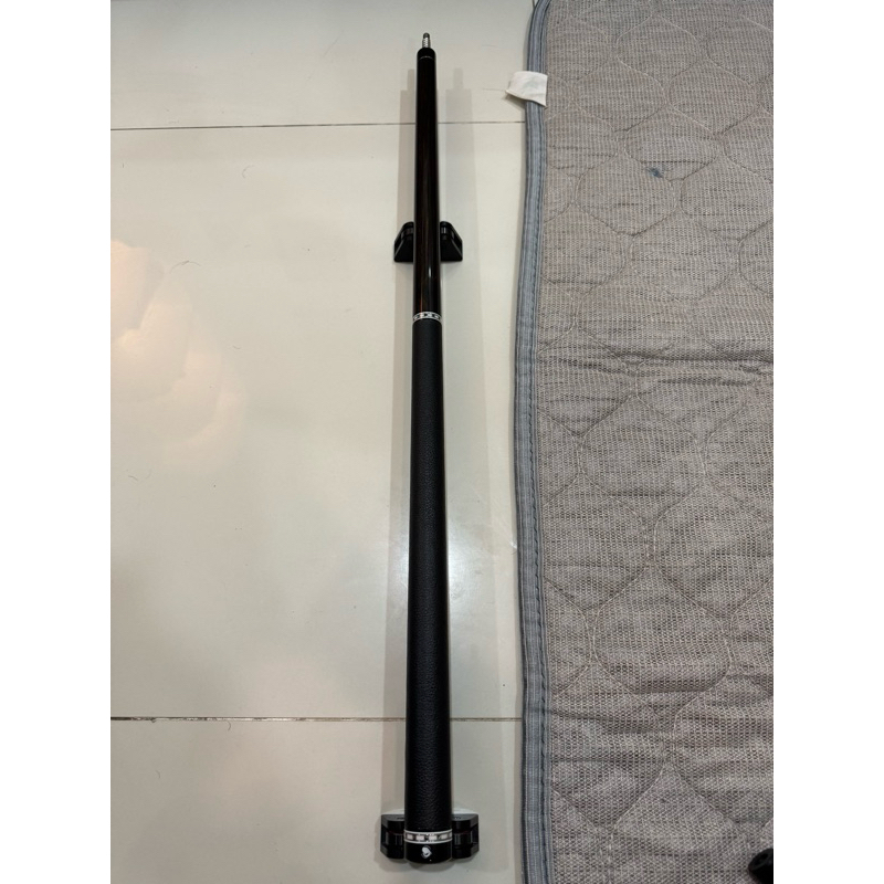 Stick Billiard Gadjah custom cue