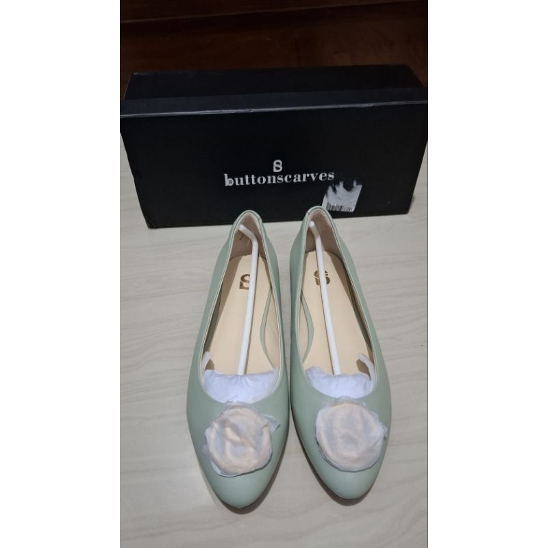 ELAN SHOES BUTTONSCARVES