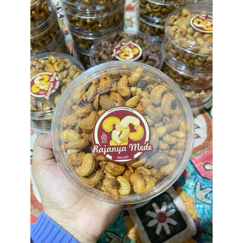 

Kacang Mede Balado