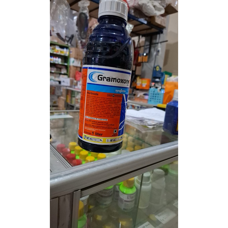 Obat Pertanian/ obat untuk mengatasi rumput Gramoxone