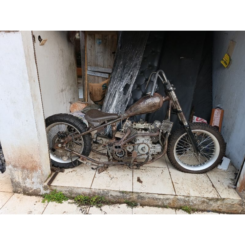 Motor chooper mesin Vanguard 700cc.