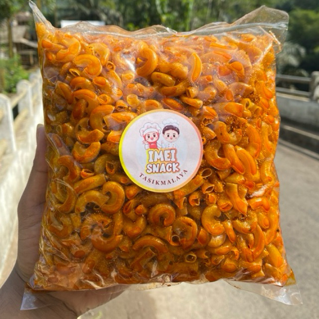 

MAKARONI CIKRUH 500gr PEDAS DAUN JERUK IMEISNACK
