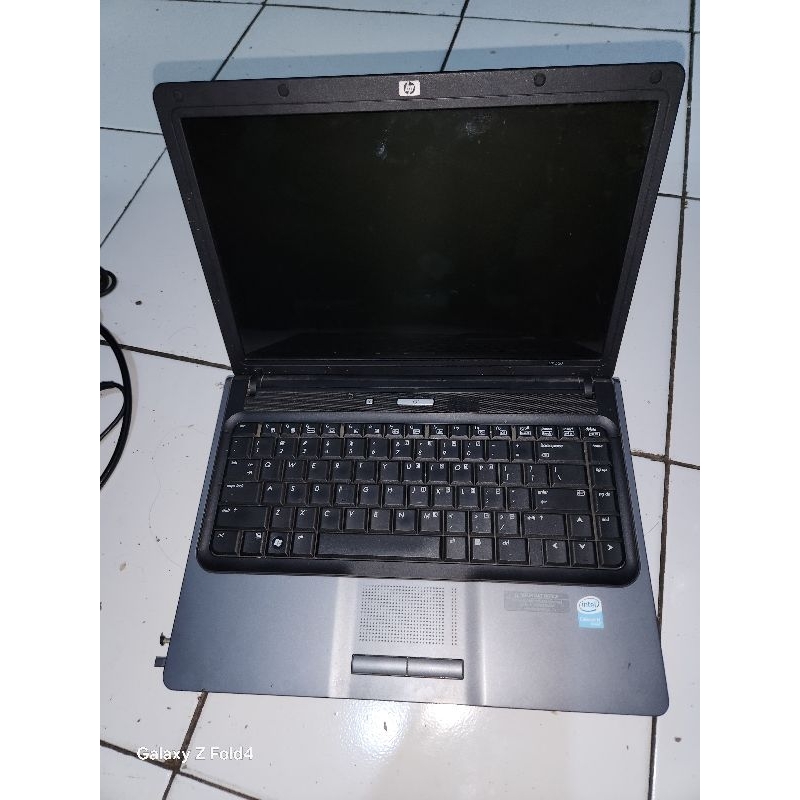 bismillah jual laptop hp 520 kndsi nyala minus lampu lcd mati di senter kliatan muncul gambar  ram 5