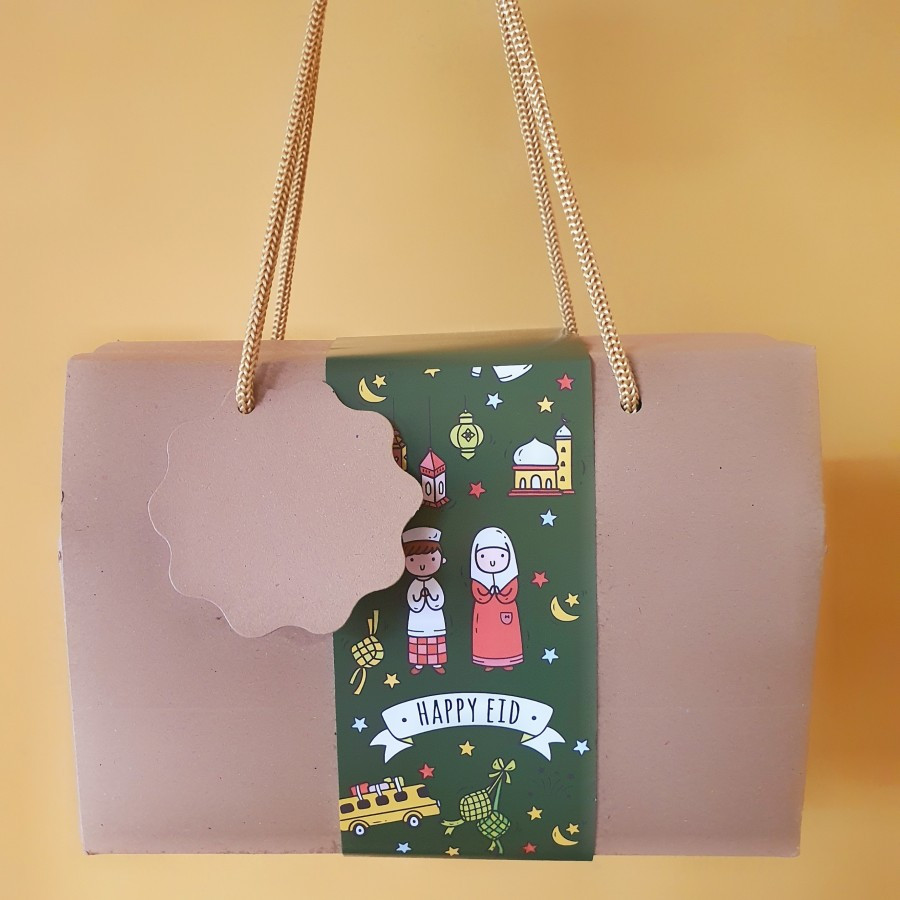 

Gable Box Belt Edisi Lebaran Idul Fitri Dus Tenteng Material Kraft 20x9x14 cm