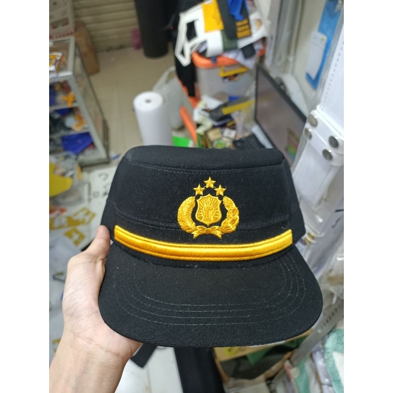 TOPI KOMANDO PATI POLISI