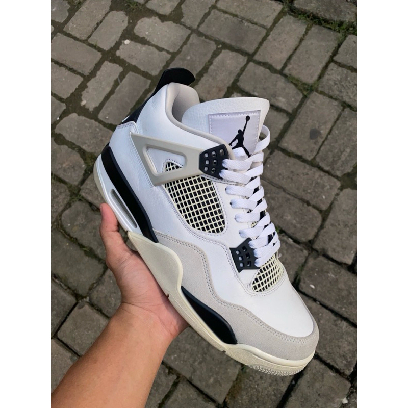 AIR JORDAN 4 MILITARY BLACK (PRELOVED)