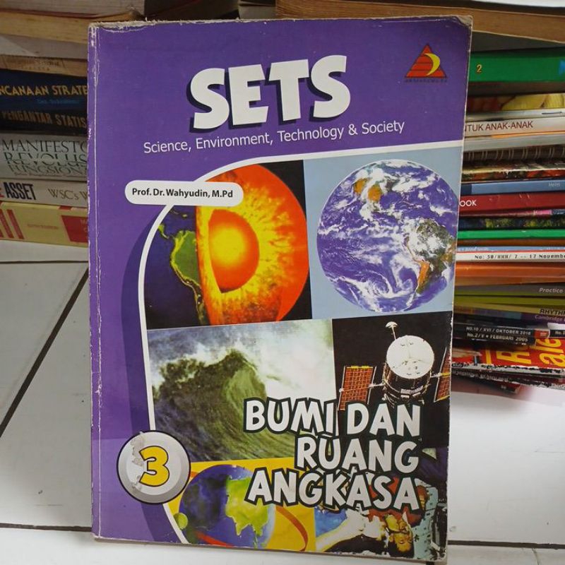 Buku set science environment technology & society