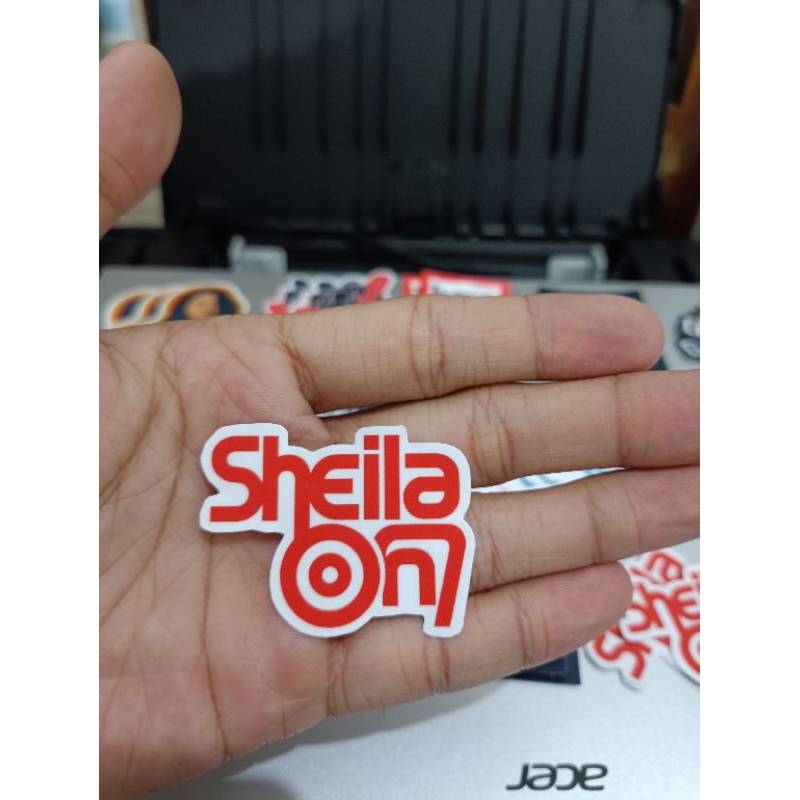 

STIKER SKENA/KALCER/BAND Sheila On 7 , vinyl premium anti air ,serbaguna untuk helm,laptop,tumbler,dan benda-benda kalcermu lainnya.