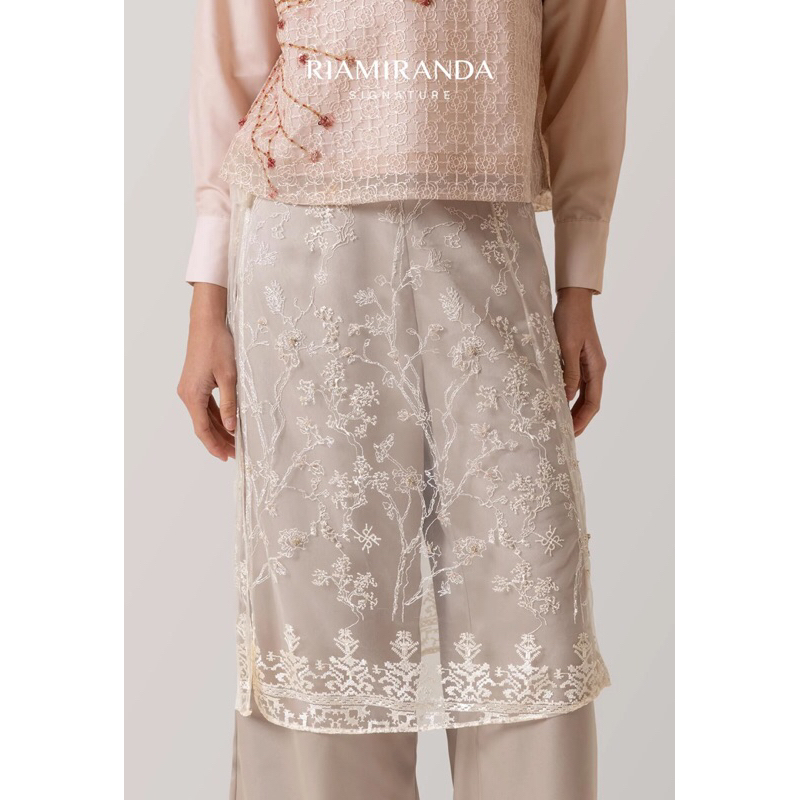 Ria Miranda Nida Skirt Extender