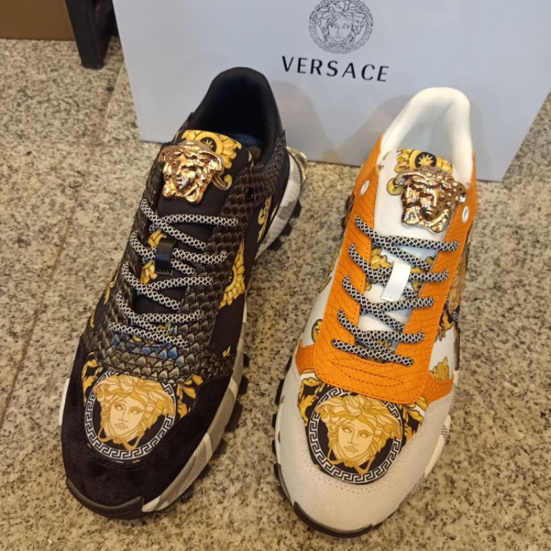Sepatu sneakers Versace sepatu sneaker pria