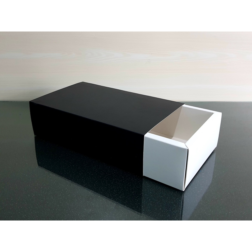 Sliding Box Uk. 15 x 25 x 7 cm