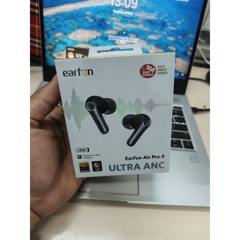 Earfun Air Pro 4 LDAC Ultra ANC Black