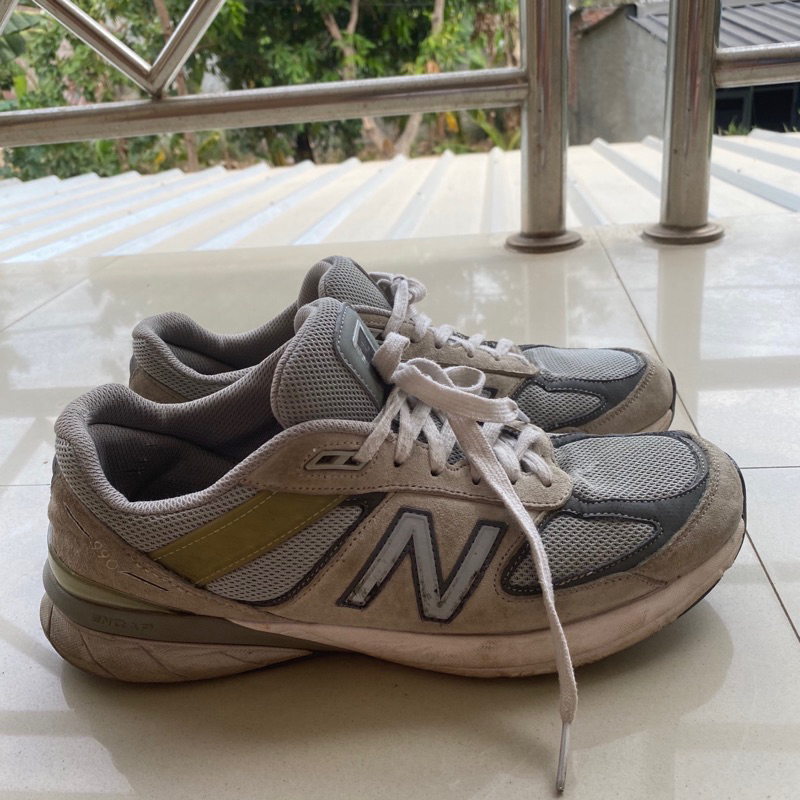 New Balance 990 v5 second