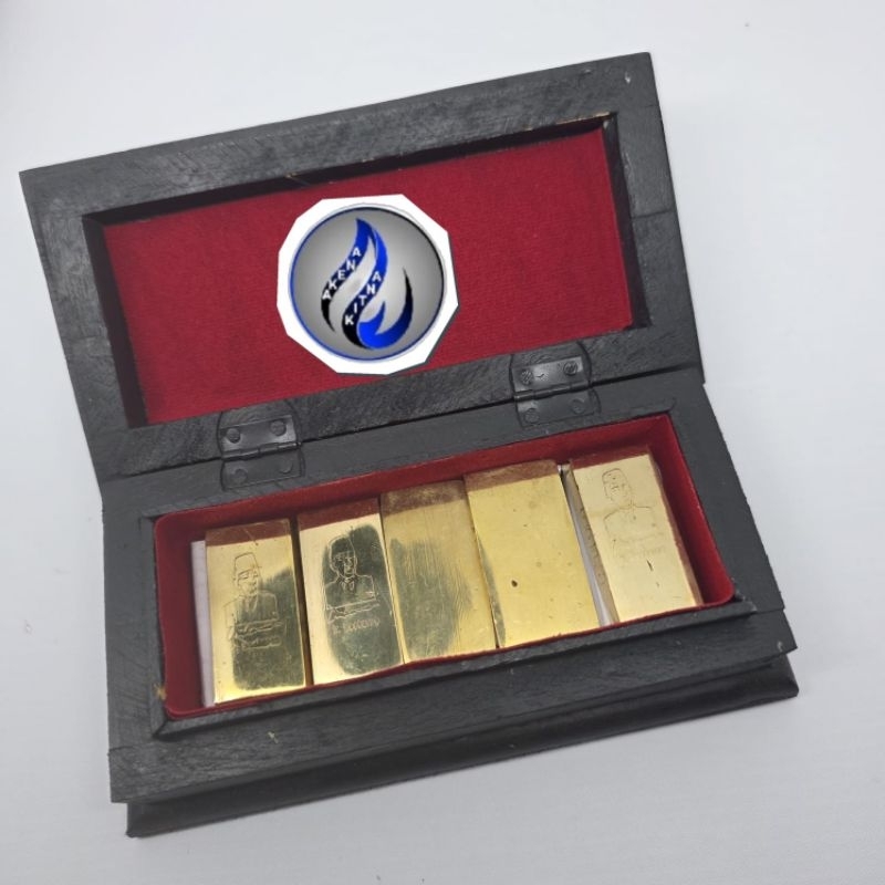 

kotak kayu isi 10pcs batangan lm sukrno