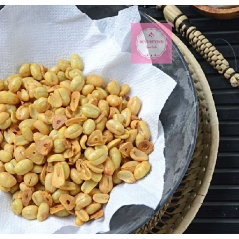 

TERMURAH Kacang Bawang Renyah Manis Gurih Asin Kacang Bawang Kupas Khas Madura Siap Santap Cemilan Faforit