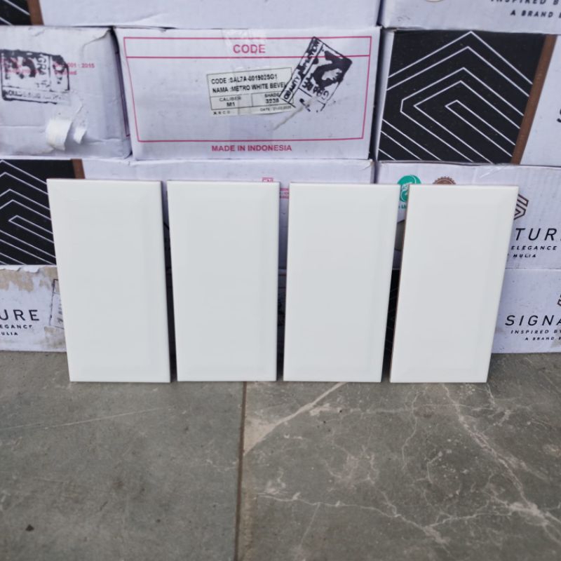 Keramik 10x20 bevel putih metro white signature
