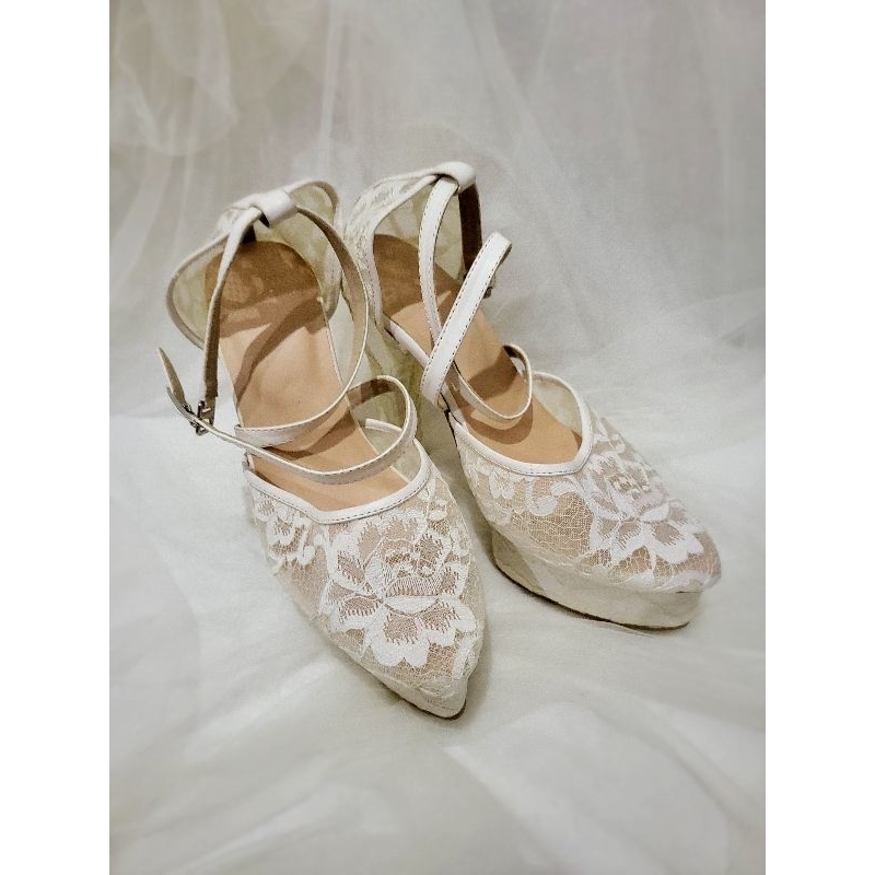 sepatu pengantin lace bunga heels 12 cm size 38 / bride shoes heels