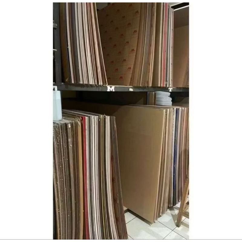 

AKRILIK LEMBARAN BENING UKURAN 99,5 X 56 TEBAL 3MM