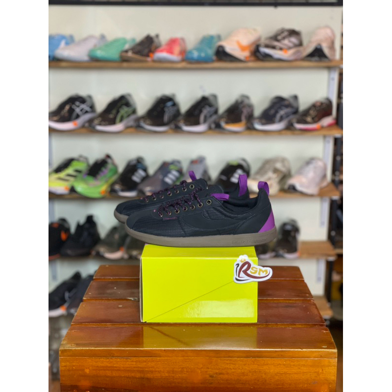 Compass Tribune 4884 Black