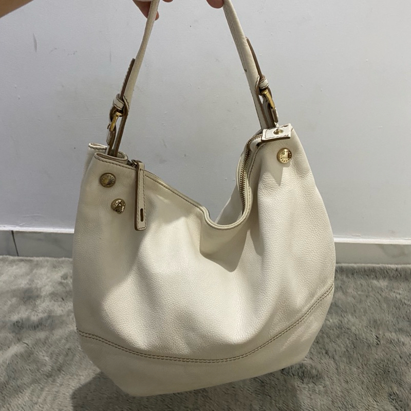 hobo shoulder bag berzipper putih kulit lemas
