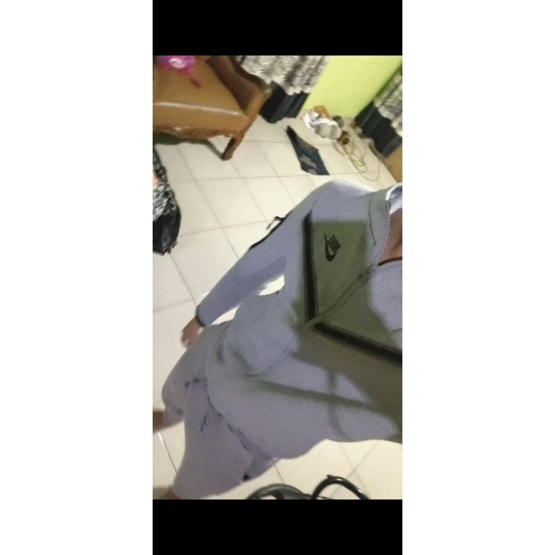 NIKE TECH FLEECE